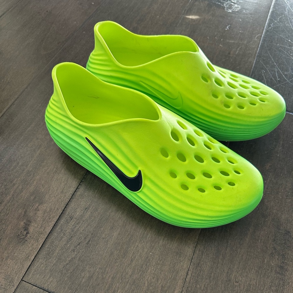 Used Nike Mens ReactX Rejuven8
Recovery Shoe - size 10